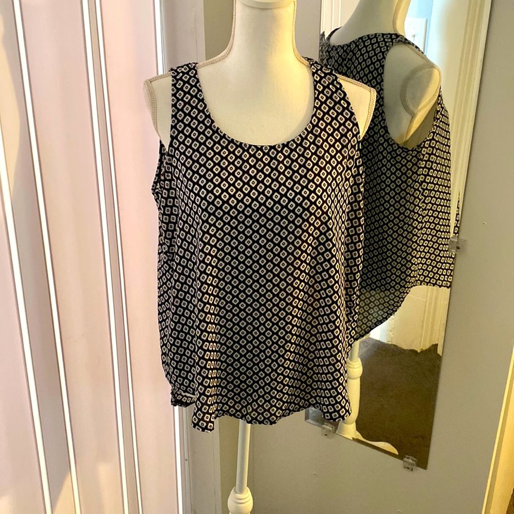 Sleeveless blouse